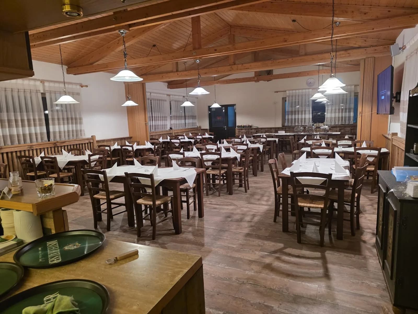 Nawa Restaurant atmosphere